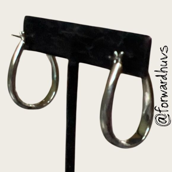 Bundle Sale 3 for $15 | Gradient Rhinestone Hoop Earrings – Pink to White - Picture 4 of 8